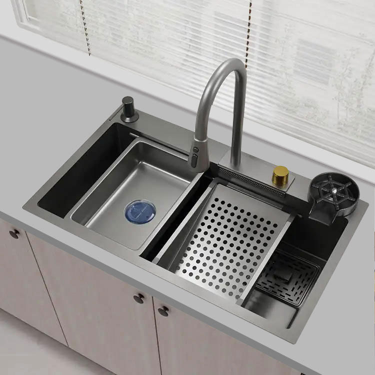wastafel dapur dengan stasiun kerja